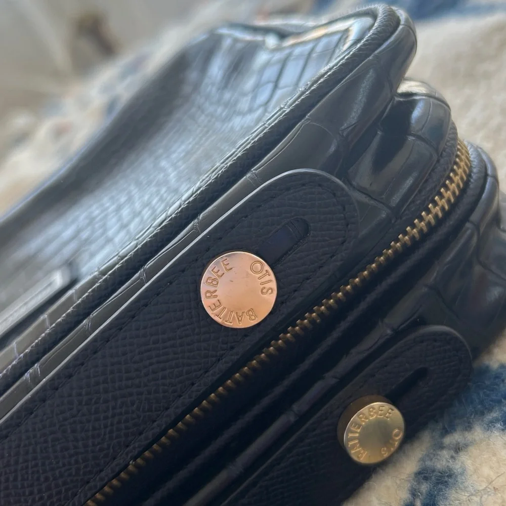 RARE Otis Batterbee Black Croc Carry On Toiletry Case Dopp Kit Travel Makeup Bag